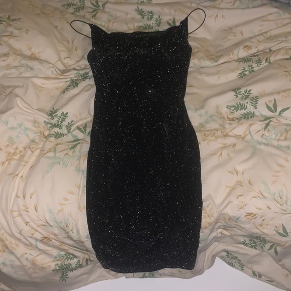 h&m short sequin dress Sparkle in Style with this H&M Sequined Mini Dress!